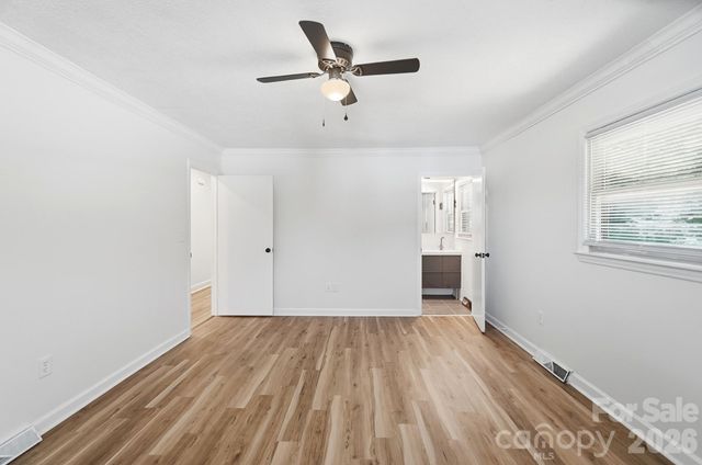 213 Lakeview Drive, Harrisburg, NC 28075