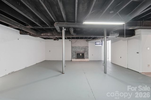 213 Lakeview Drive, Harrisburg, NC 28075