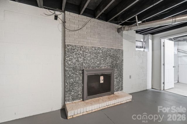 213 Lakeview Drive, Harrisburg, NC 28075