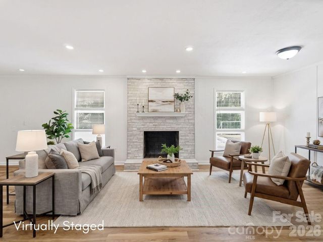 213 Lakeview Drive, Harrisburg, NC 28075