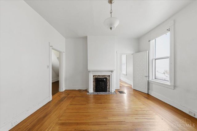 1044 Rosemont Avenue, Cincinnati, OH 45205