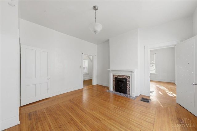 1044 Rosemont Avenue, Cincinnati, OH 45205