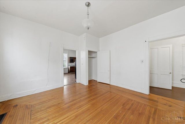 1044 Rosemont Avenue, Cincinnati, OH 45205