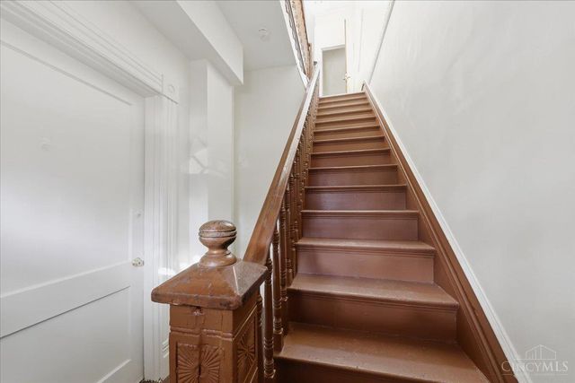 1044 Rosemont Avenue, Cincinnati, OH 45205