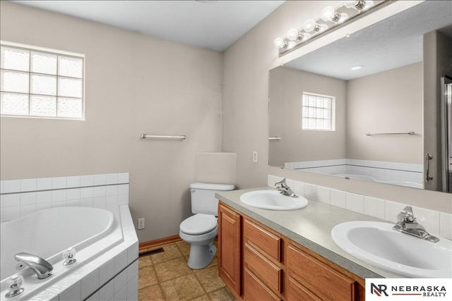 7911 Colby Street, Lincoln, NE 68505