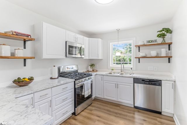 230 Foxhall Road, Spartanburg, SC 29306