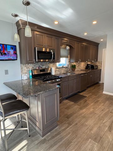 108 Elizabeth Street, Floral Park, NY 11001