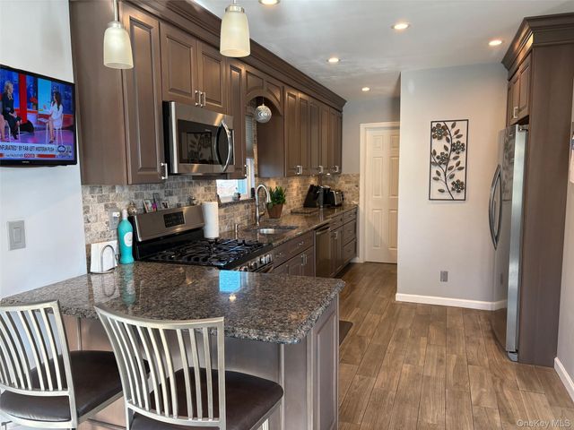 108 Elizabeth Street, Floral Park, NY 11001