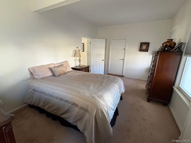 108 Elizabeth Street, Floral Park, NY 11001