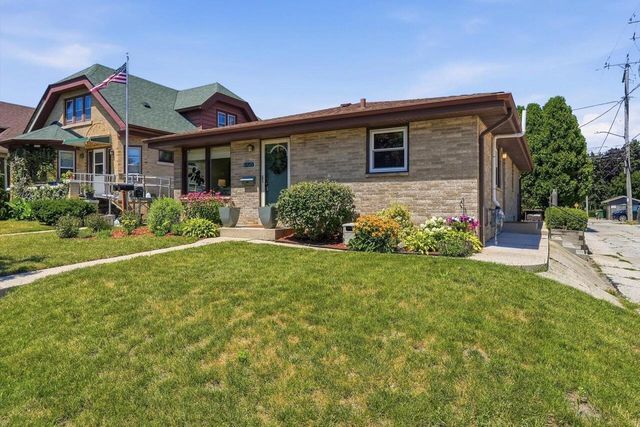 3956 E Edgerton AVENUE, Cudahy, WI 53110