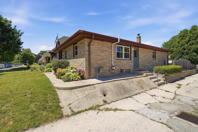 3956 E Edgerton AVENUE, Cudahy, WI 53110