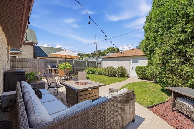 3956 E Edgerton AVENUE, Cudahy, WI 53110