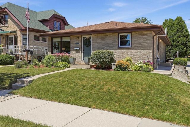 3956 E Edgerton AVENUE, Cudahy, WI 53110