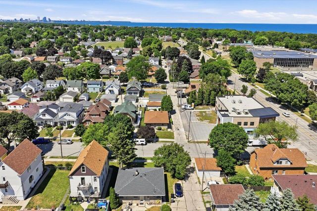 3956 E Edgerton AVENUE, Cudahy, WI 53110