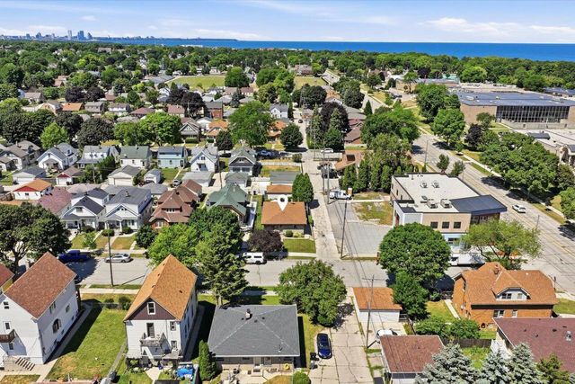 3956 E Edgerton AVENUE, Cudahy, WI 53110