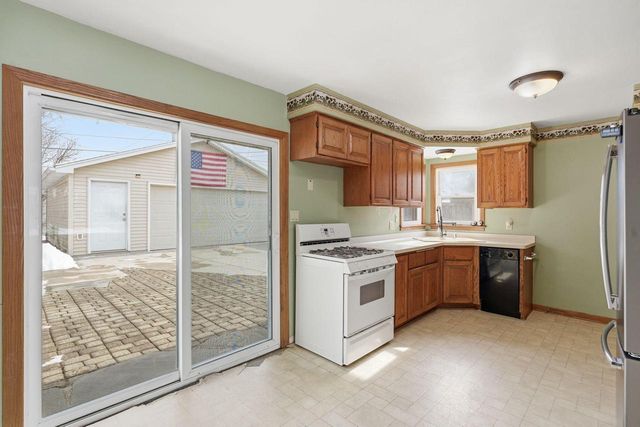 4436 S 64th STREET, Greenfield, WI 53220