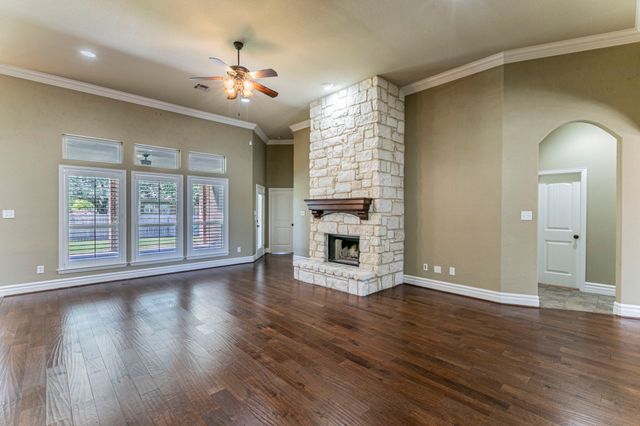 112 Star Ridge Circle, Waco, TX 76657