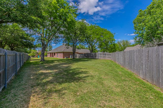 112 Star Ridge Circle, Waco, TX 76657