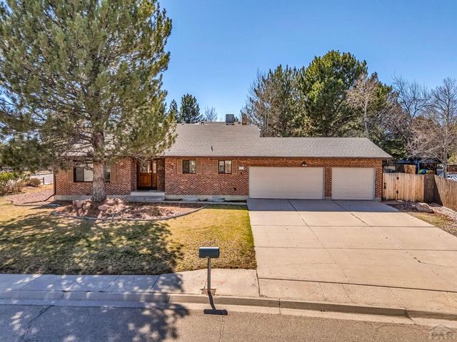 4501 Cedarweed Blvd, Pueblo, CO 81001