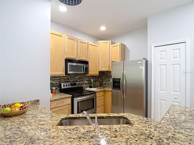 9502 W PARK VILLAGE DRIVE 108, Tampa, FL 33626