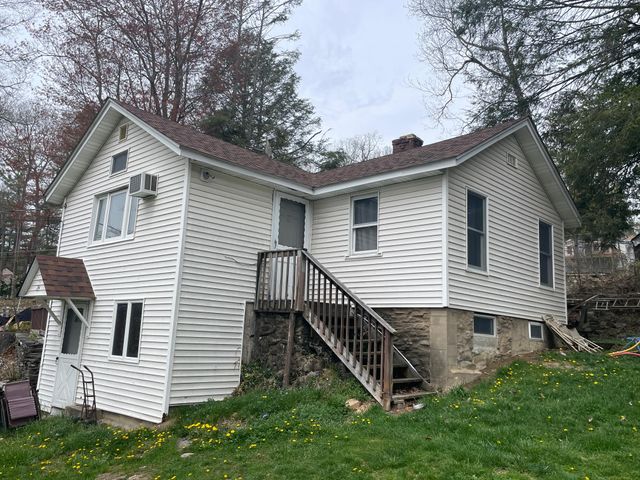 24 Cedar Rd, Wurtsboro, NY 12790