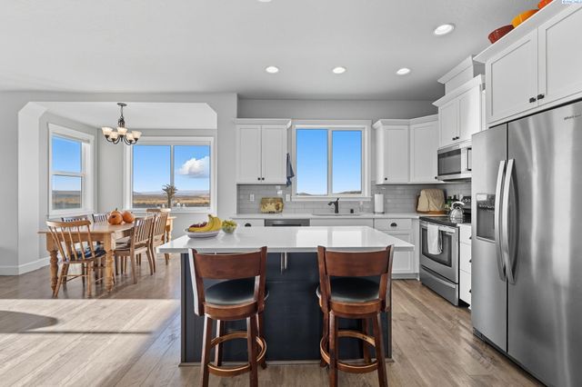 41213 S Clodfelter Rd, Kennewick, WA 99338