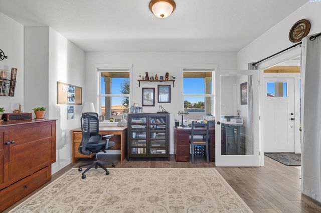 41213 S Clodfelter Rd, Kennewick, WA 99338