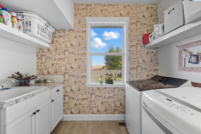 41213 S Clodfelter Rd, Kennewick, WA 99338