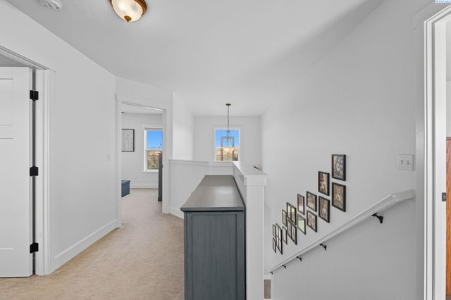 41213 S Clodfelter Rd, Kennewick, WA 99338