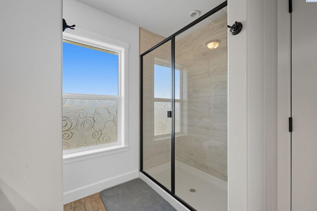 41213 S Clodfelter Rd, Kennewick, WA 99338