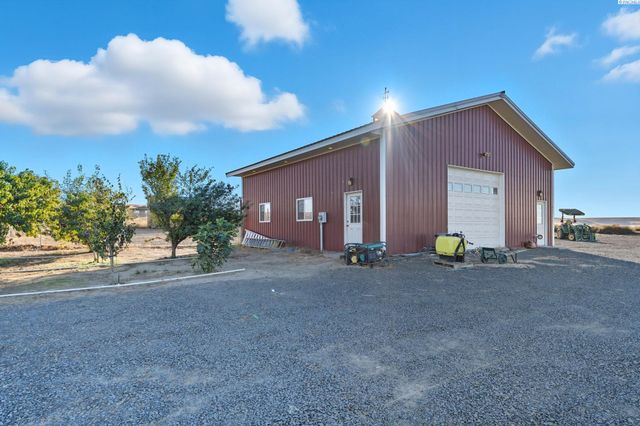 41213 S Clodfelter Rd, Kennewick, WA 99338