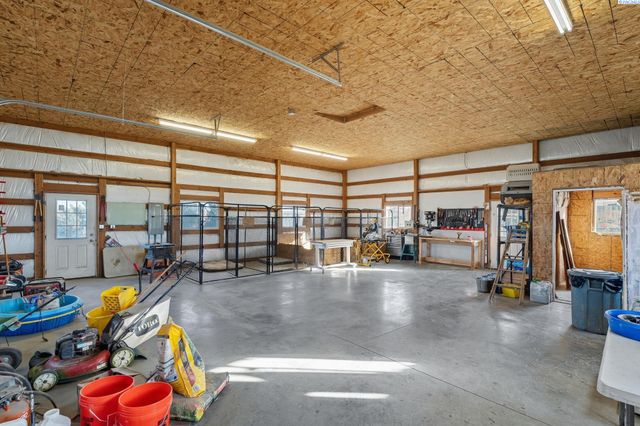 41213 S Clodfelter Rd, Kennewick, WA 99338