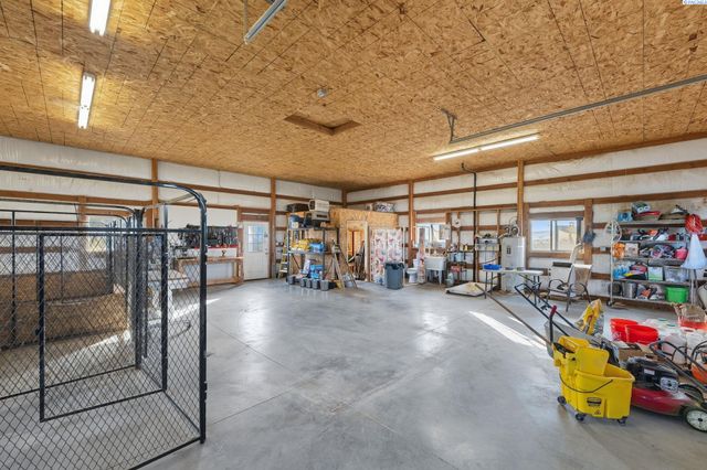 41213 S Clodfelter Rd, Kennewick, WA 99338