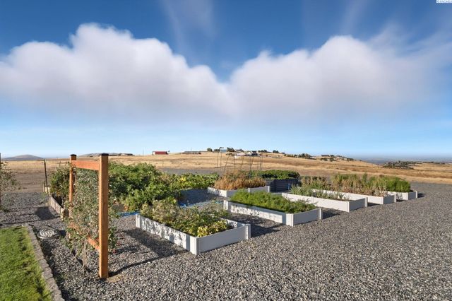 41213 S Clodfelter Rd, Kennewick, WA 99338