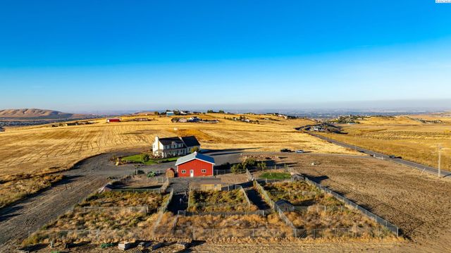 41213 S Clodfelter Rd, Kennewick, WA 99338
