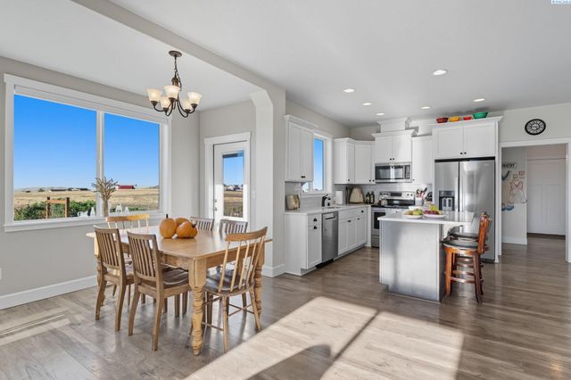 41213 S Clodfelter Rd, Kennewick, WA 99338