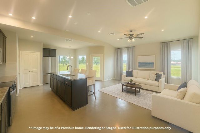 8 Greenway Drive, Trinity, TX 75862