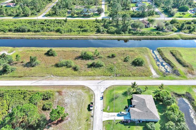 1134 HUDSON ST E, Lehigh Acres, FL 33974