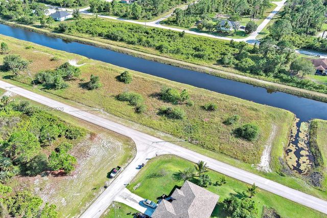 1134 HUDSON ST E, Lehigh Acres, FL 33974