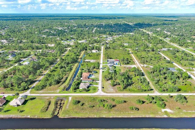 1134 HUDSON ST E, Lehigh Acres, FL 33974