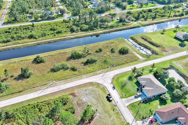 1134 HUDSON ST E, Lehigh Acres, FL 33974