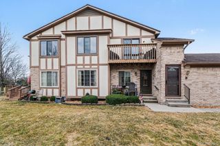 946 Country Club Drive, St. Clair Shores, MI 48082