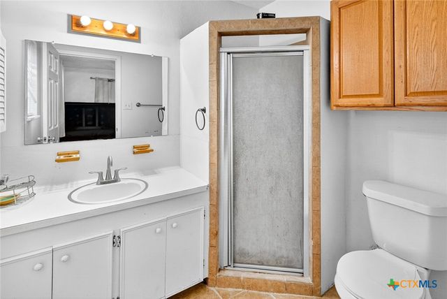 304 Sun Valley Drive, Victoria, TX 77904