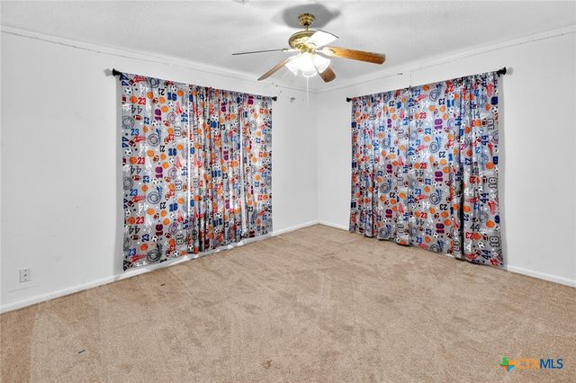 304 Sun Valley Drive, Victoria, TX 77904