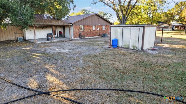304 Sun Valley Drive, Victoria, TX 77904