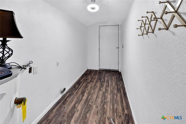 304 Sun Valley Drive, Victoria, TX 77904