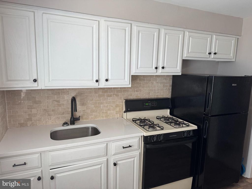 9000 WESLEYAN RD, PHILADELPHIA, PA 19136 — photo 2