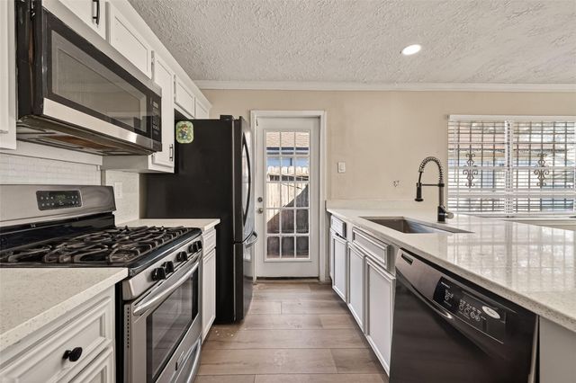 711 Blue Rock Court, Houston, TX 77060