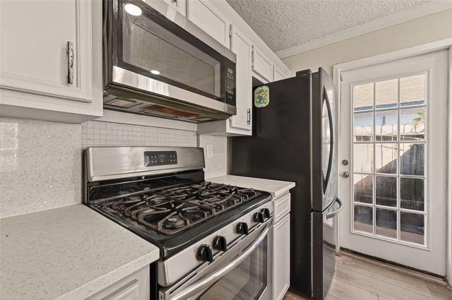 711 Blue Rock Court, Houston, TX 77060