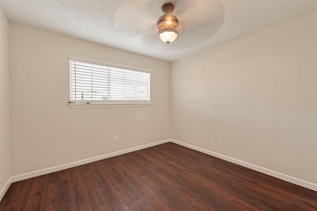 711 Blue Rock Court, Houston, TX 77060